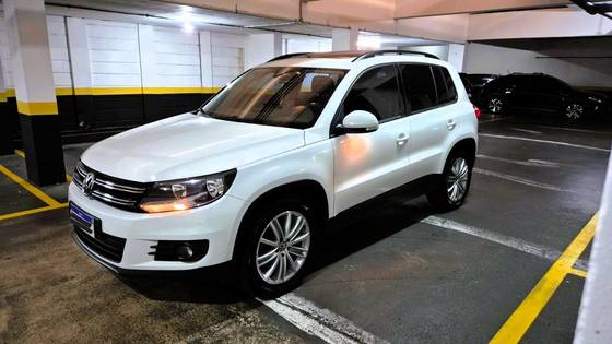VOLKSWAGEN TIGUAN 1.4 TSI 16V TURBO GASOLINA 4P DSG VOLKSWAGEN TIGUAN 1.4 TSI 16V TURBO GASOLINA 4P DSG